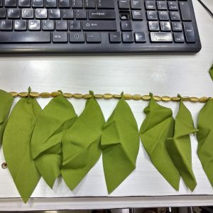 3 FEET APPROX-- TORAN MANGO LEAF CLOTH-- TRN MANGO BIG 456