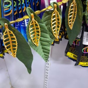 TORAN MANGO LEAF -- TRN MANG0 GOLD 684 -- 3 FEET APPROX WITH MINI GOLD LEAF