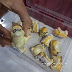 GARDEN MINIATURES — HEDGEHOG 100